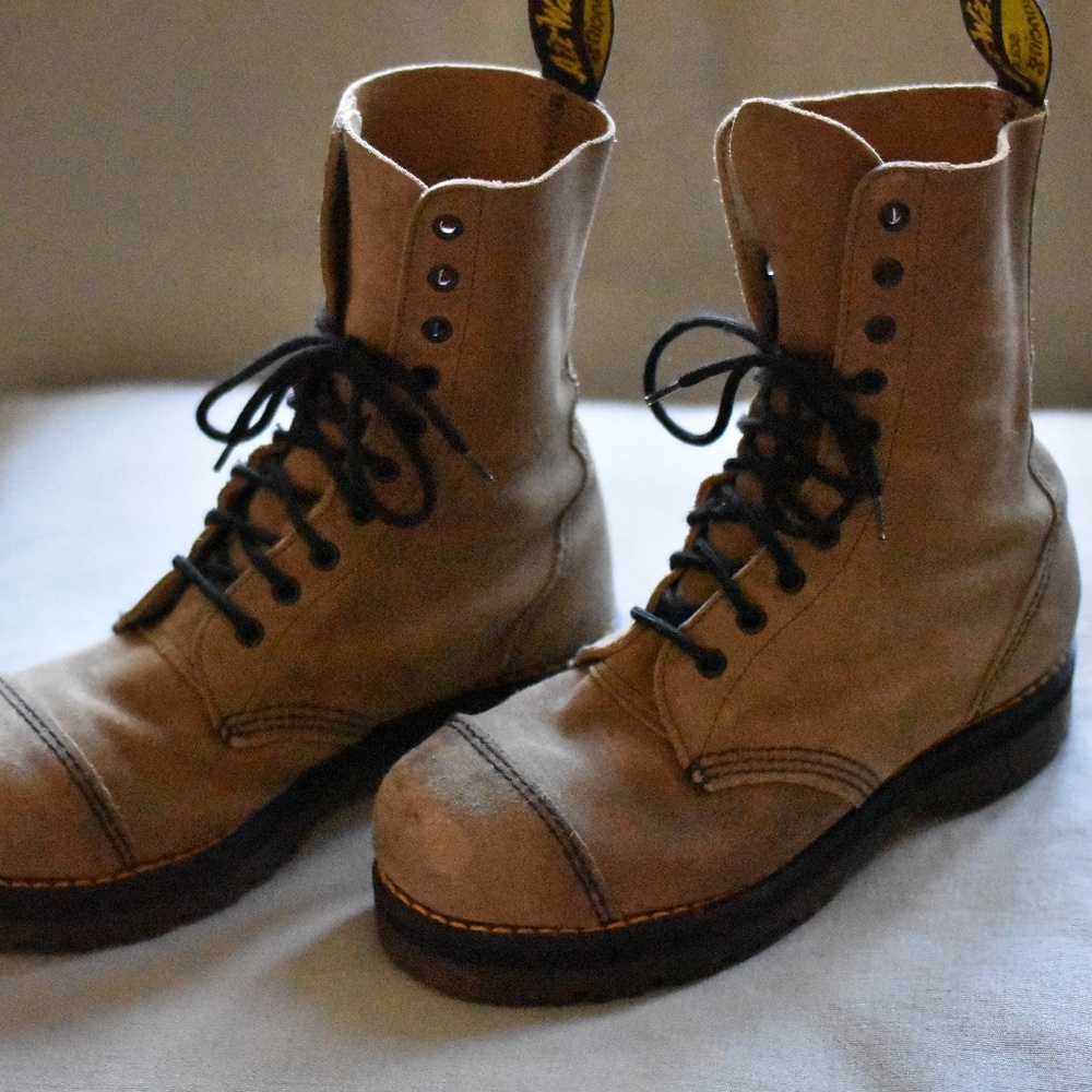 Vintage Dr. Martens - Suede - Size: 8 to 8-1/2